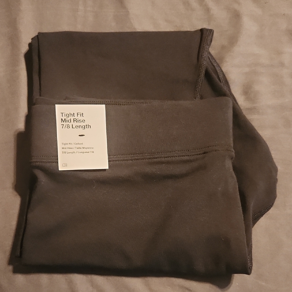 Tight Fit Mid Rise Leggings - Black